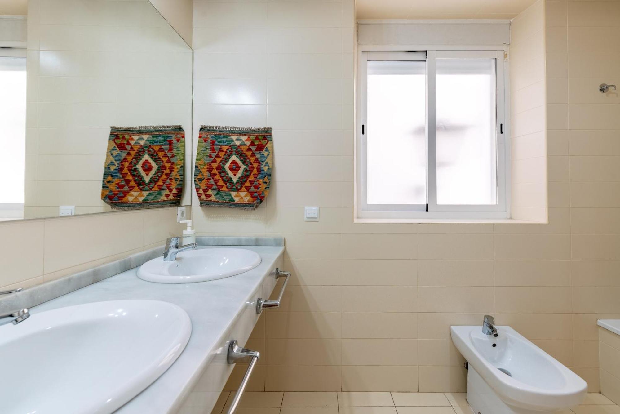 Veoapartment Alhondiga Primero Seville Luaran gambar